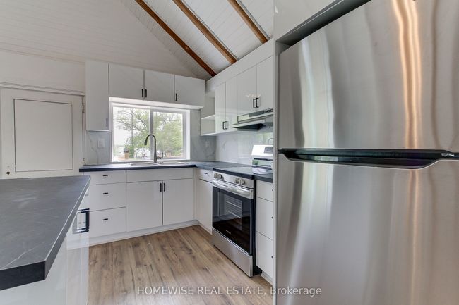 7785 Black River Rd, House other with 2 bedrooms, 1 bathrooms and 3 parking in Sutton West ON | Image 8