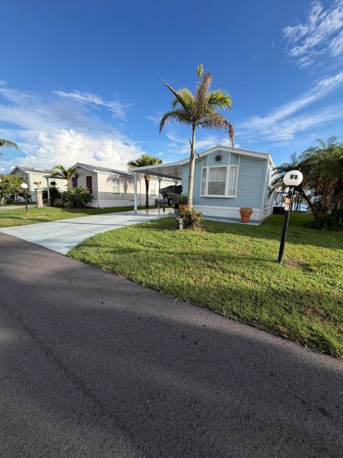 98-1601 Us Highway 441 Se, OKEECHOBEE, FL, 34974-7367 | Card Image