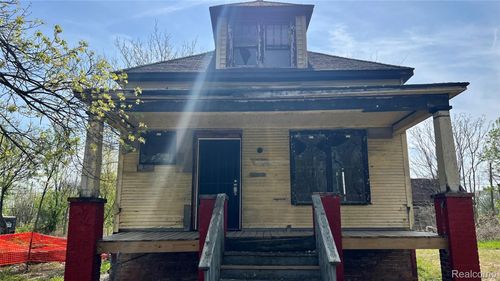 4833 Cooper St, Detroit, MI, 48214-1470 | Card Image