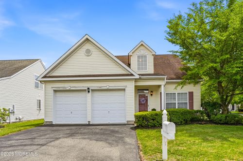 5 Holly Manor Ct, Helmetta, NJ, 08828-1165 | Card Image