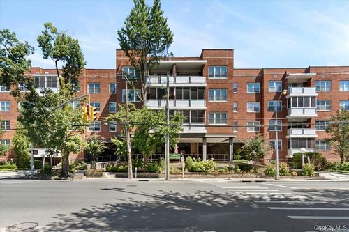 209-1 Kensignton Gate, North Hempstead, NY, 11021 | Card Image