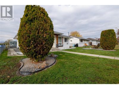 3302 16 St, House other with 2 bedrooms, 1 bathrooms and null parking in Vernon BC | Image 2