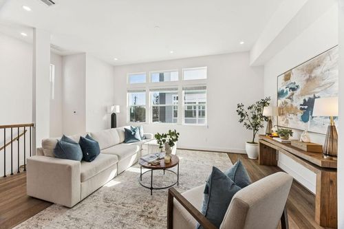 c-2121 Hoskins Dr, Houston, TX, 77080-5421 | Card Image