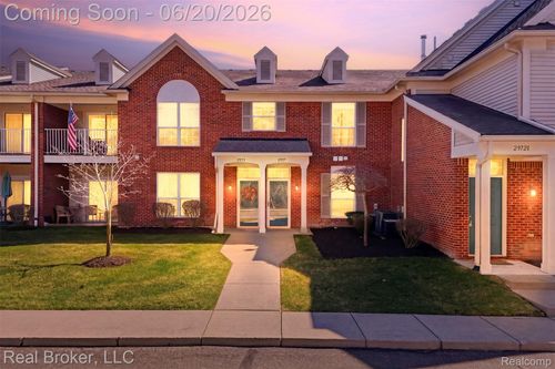 29717 Nottingham Cir, Livonia, MI, 48152-2197 | Card Image