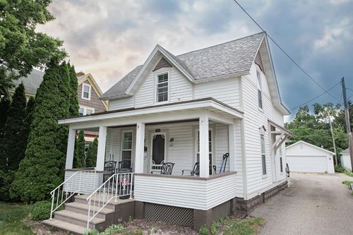 417 Lafayette St, Winona, MN, 55987-3623 | Card Image