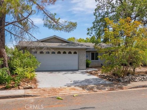 667 Brookridge Dr, Redding, CA, 96003-4601 | Card Image