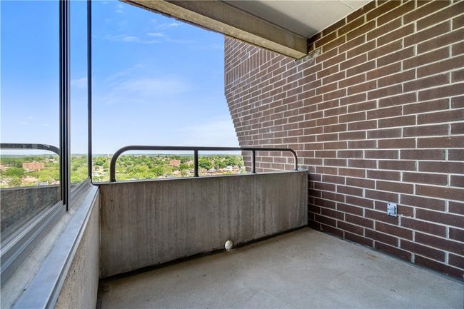 APT-1207 - 750 Washington Rd, Condo with 2 bedrooms, 2 bathrooms and 1 parking in Mt. Lebanon PA | Image 33