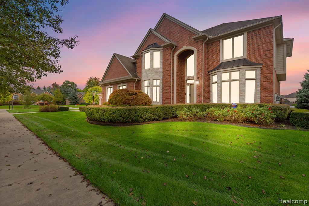 Hawk Dr, Shelby Township, MI 48315