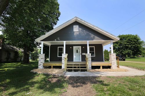 1301 7th St, Three Rivers, MI, 49093-1713 | Card Image