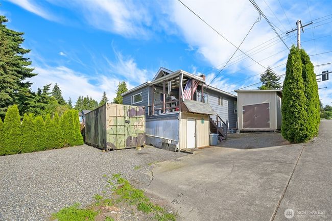 Front Of House, Lots of parking. | Image 6
