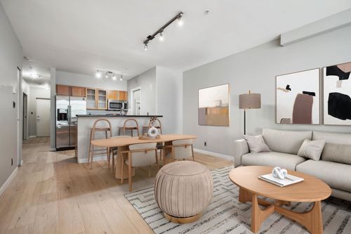 404-1688 Cypress St, Vancouver, BC, V6J5J1 | Card Image