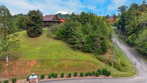 2089 Wingspan Drive, Sevierville, TN, 37876 | Card Image