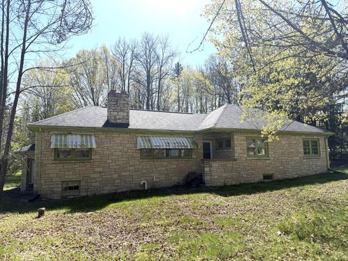 7892 Old 101 Rd, Armstrong Creek, WI, 54103-9725 | Card Image