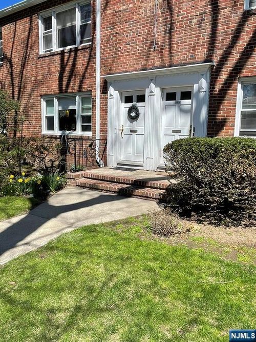 151 E Palisade Ave, Englewood, NJ, 07631-2248 | Card Image