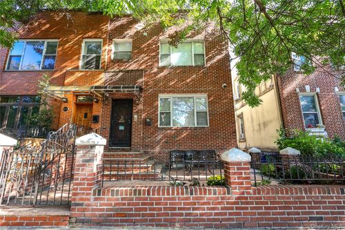 2r-2345 24th St, Astoria, NY, 11105-3414 | Card Image