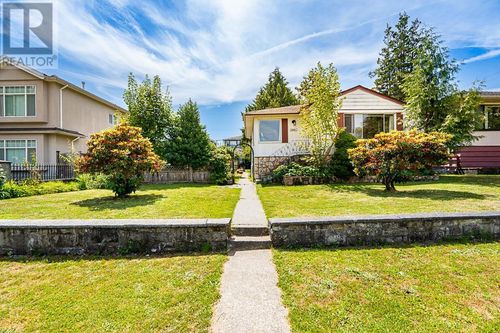 3724 Kincaid St, Burnaby, BC, V5G1V5 | Card Image