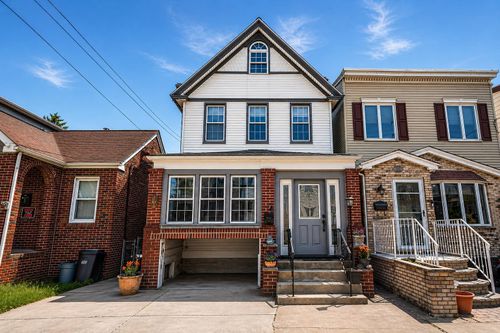 666 Avenue E, Bayonne, NJ, 07002-4838 | Card Image