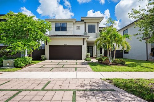 8763 Nw 157th Ter, Miami Lakes, FL, 33018-1412 | Card Image