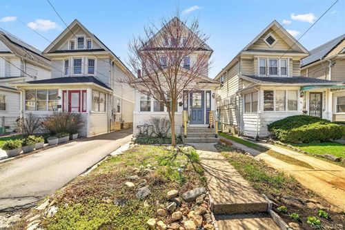 146 Beechwood Ave, Mount Vernon, NY, 10553-1302 | Card Image