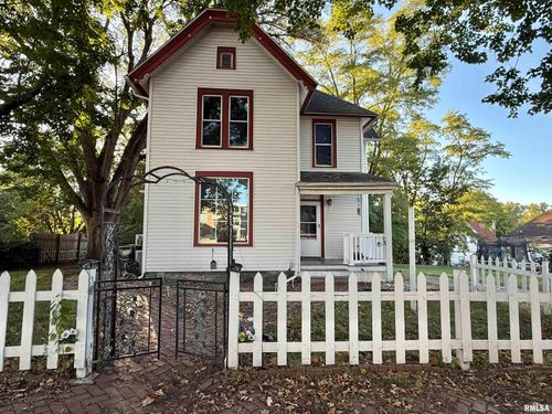 30 S Avenue B, Canton, IL, 61520-2516 | Card Image