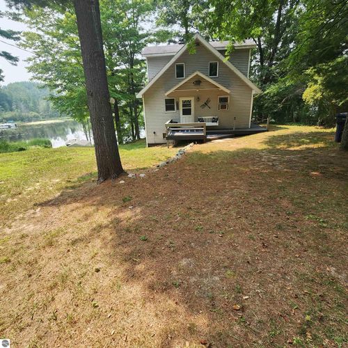 651 Connie Dr, Lake, MI, 48632-9294 | Card Image