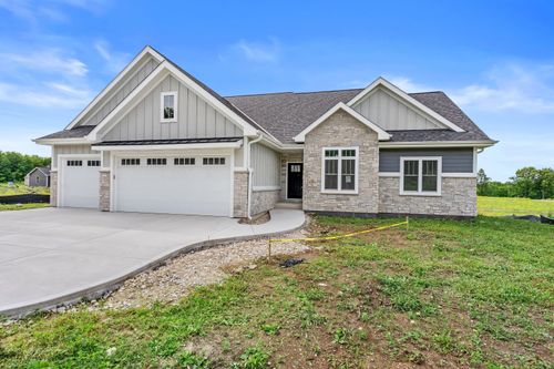 N66W20955 Sweet Clover Dr, MENOMONEE FALLS, WI, 53051 | Card Image