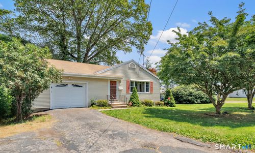 82 Crown St, Trumbull, CT, 06611-3102 | Card Image