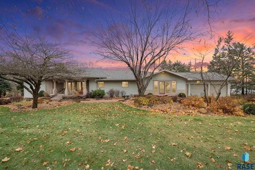 25787 Kiwanis Ave, Renner, SD, 57055-6403 | Card Image