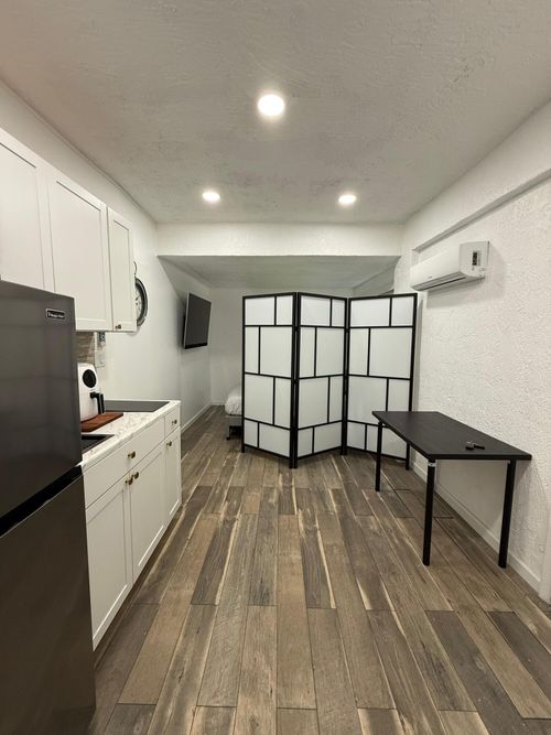 efficiency-side-door-3111 N 66th Ave, Hollywood, FL, 33024-2927 | Card Image