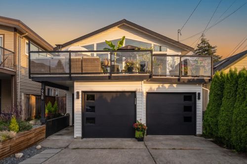 938 Stevens St, White Rock, BC, V4B4X4 | Card Image