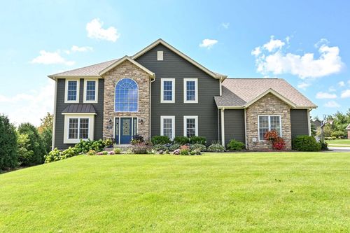 6060 S Conservancy Drive, New Berlin, WI, 53151 | Card Image