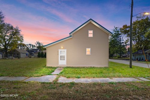 112 W Railroad St, Middle Point, OH, 45863-9015 | Card Image