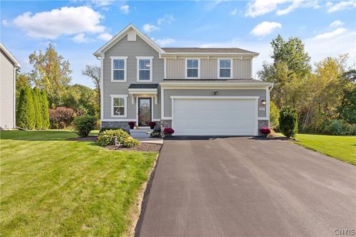 8493 Melo Cir, Clay, NY, 13041-8830 | Card Image