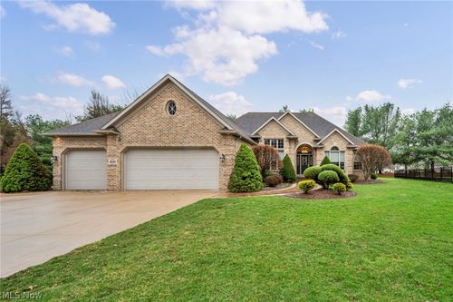 3302 Ashton Dr, Uniontown, OH, 44685-7594 | Card Image