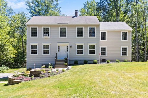 4 Patagonia Dr, Freeport, ME, 04032-6628 | Card Image