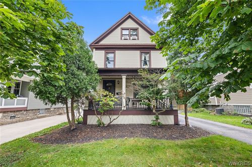 37 Fruehauf Ave, Amherst, NY, 14226-3805 | Card Image