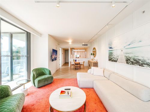 428-2201 Collins Ave, Miami Beach, FL, 33139-1717 | Card Image