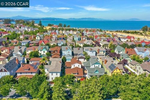 1018 Promenade St, Hercules, CA, 94547-2710 | Card Image