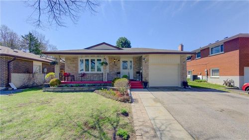 170 Martinglen Cres, Kitchener, ON, N2E2A2 | Card Image