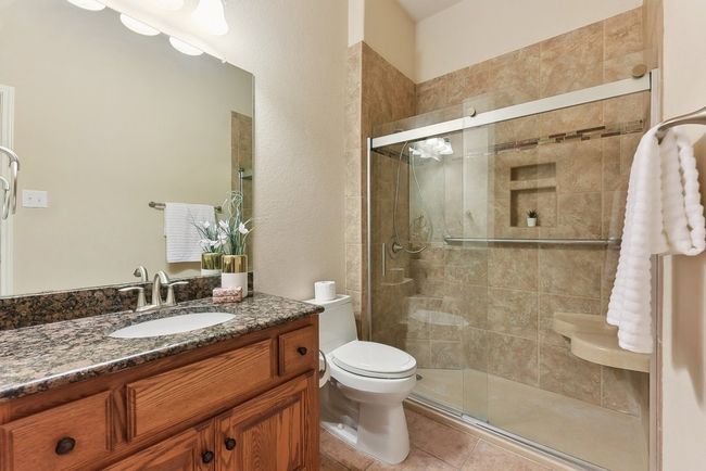 Bathroom #3 | Image 21