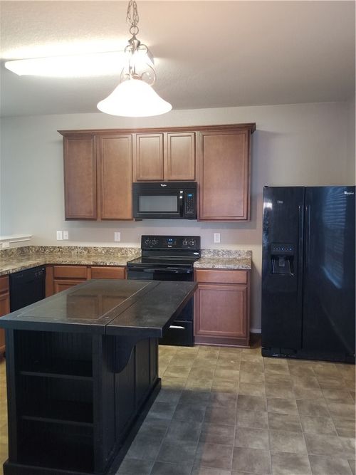 924 Bentwood Trl, Grand Prairie, TX, 75052-4705 | Card Image