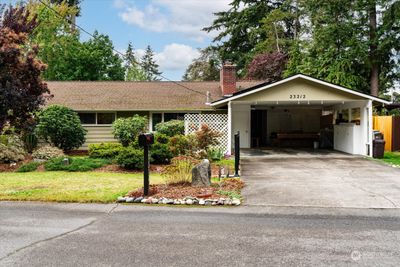 Front yard/carport | Image 2