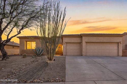 1131 W Tenniel Dr, Green Valley, AZ, 85614-6166 | Card Image