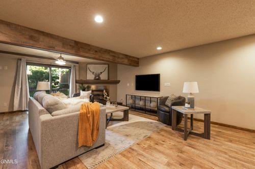 416 N 1st St, Bismarck, ND, 58501-3815 | Card Image