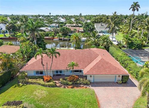 8318 Coconut St, Hobe Sound, FL, 33455-2911 | Card Image
