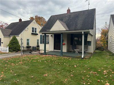 View of front facade featuring a front lawn | Image 2