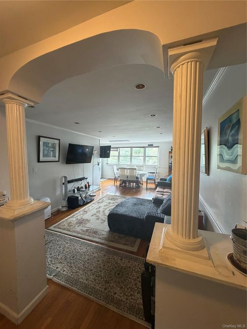 4k-153-25 88th St, Howard Beach, NY, 11414-2105 | Card Image