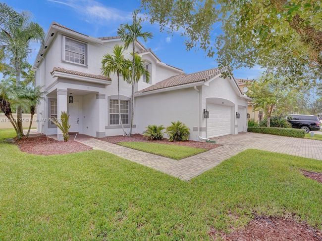 18051 Sw 41st St, House other with 4 bedrooms, 2 bathrooms and null parking in Miramar FL | Image 2
