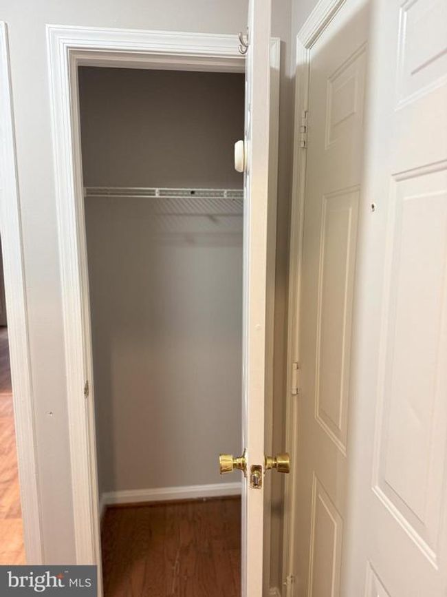 APT-104 - 1061 Gardenview Loop, Condo with 2 bedrooms, 2 bathrooms and null parking in WOODBRIDGE VA | Image 5