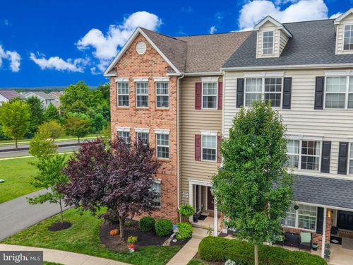 3059 Goshen Dr, PENNSBURG, PA, 18073-1289 | Card Image
